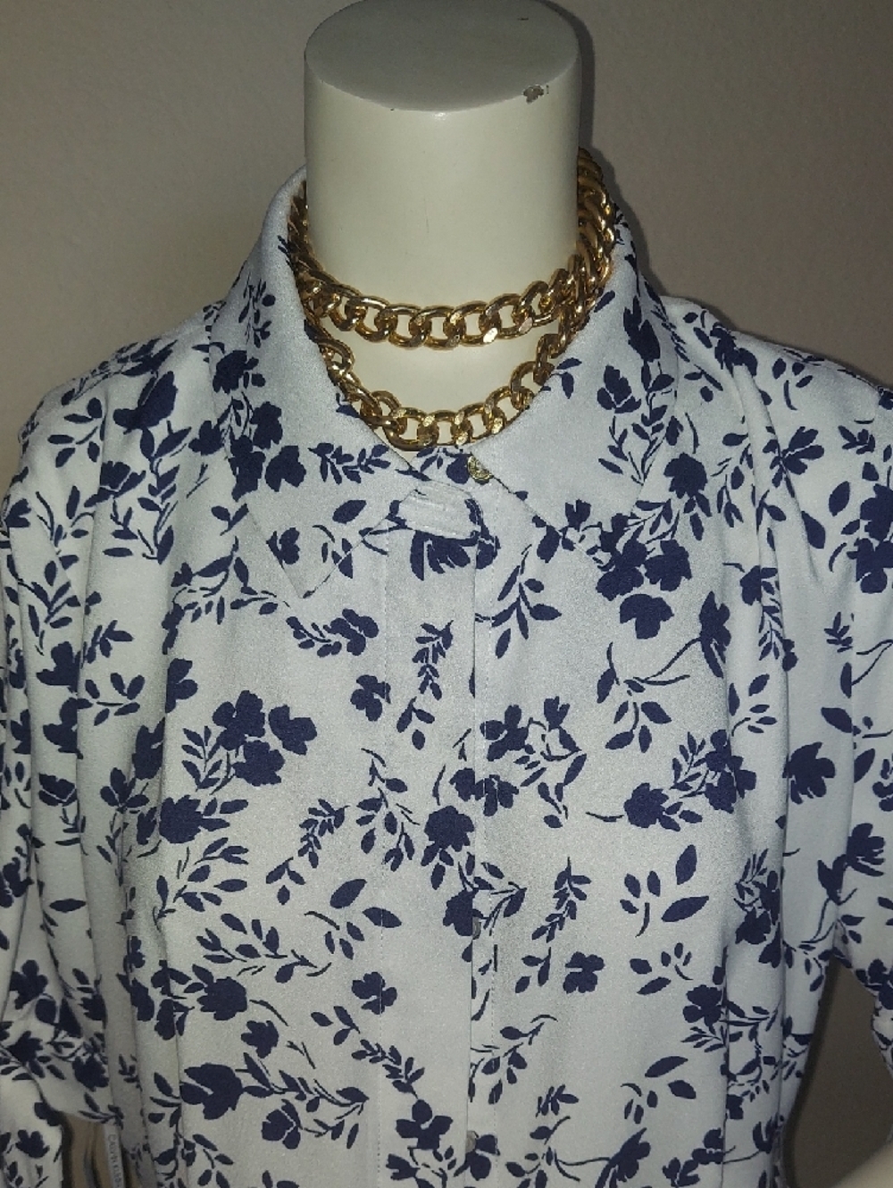 Calvin Klein White Top with Navy Floral Print - Picture 4 of 15